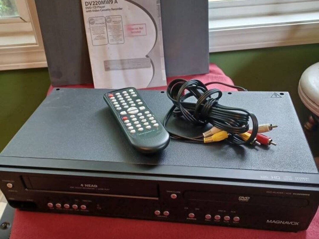 VHS Player Magnavox Video Cassette Player and DVD Player ,working, 4