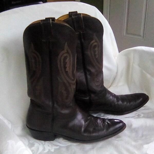 Cowboy Boots Nocona Men's size 11 Brown Leather Boots Western Boots Made in the USA
