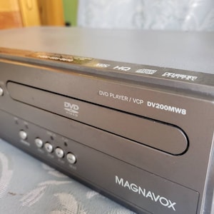 VHS Player Magnavox video Cassette player and DVD player ,working, 4 Head