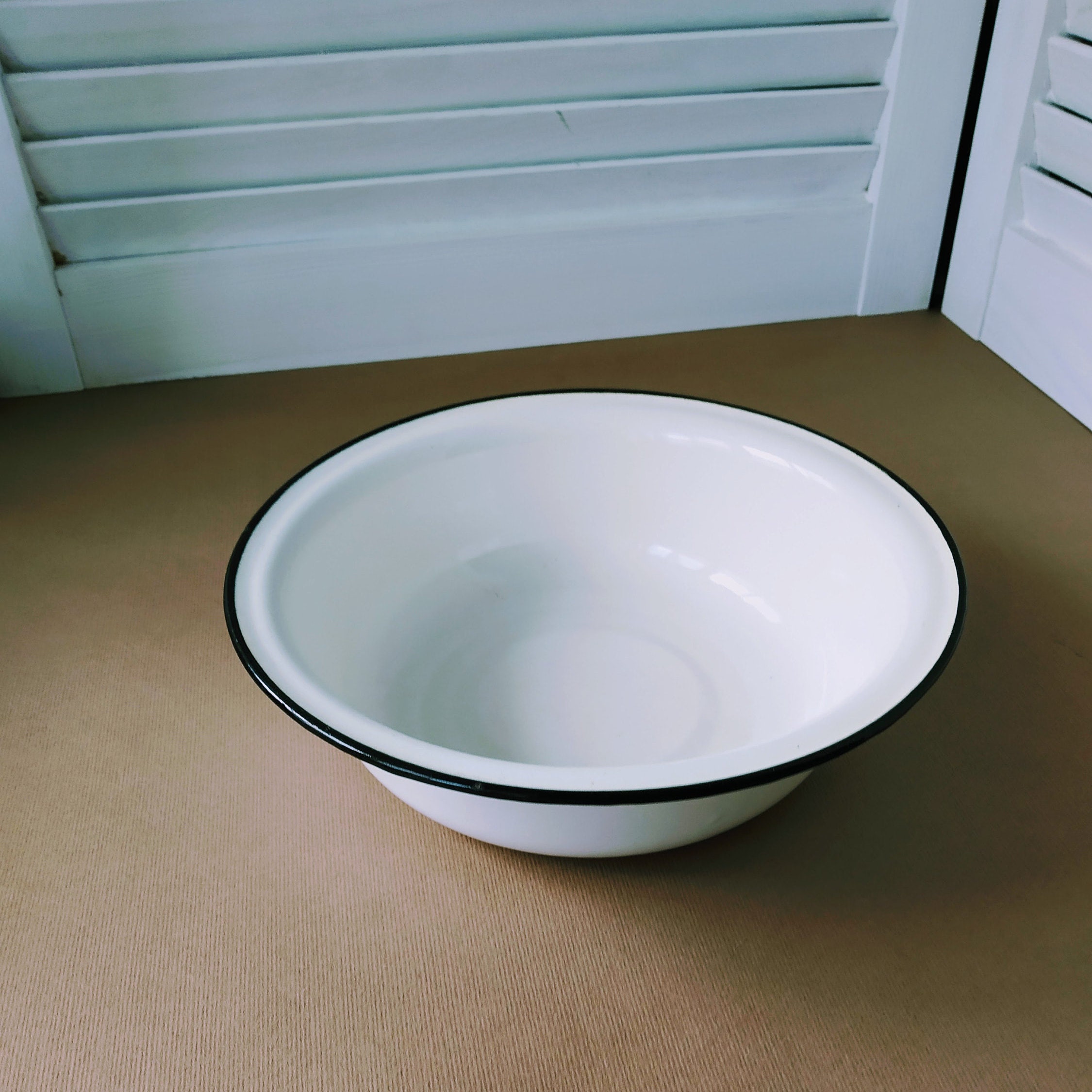1L Vintage enamel bowl white enamel bowl White enamelware Etsy