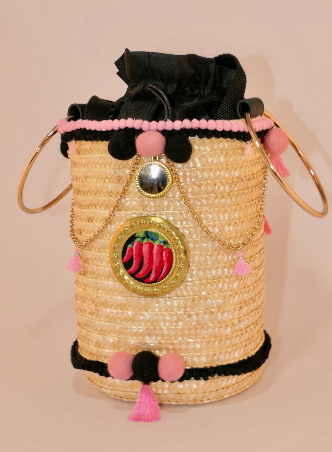 Borsa in paglia siciliana fatta a mano: pompon rosa e neri