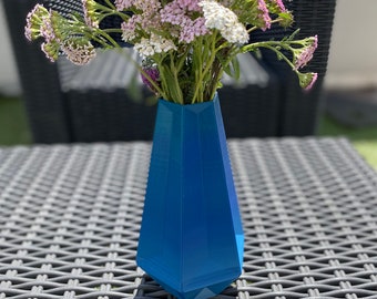 Gradient color vase