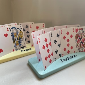 Support cartes à jouer / Porte carte personnalisé pour enfant - Cadeaux personnalisé - Imprimé en 3D