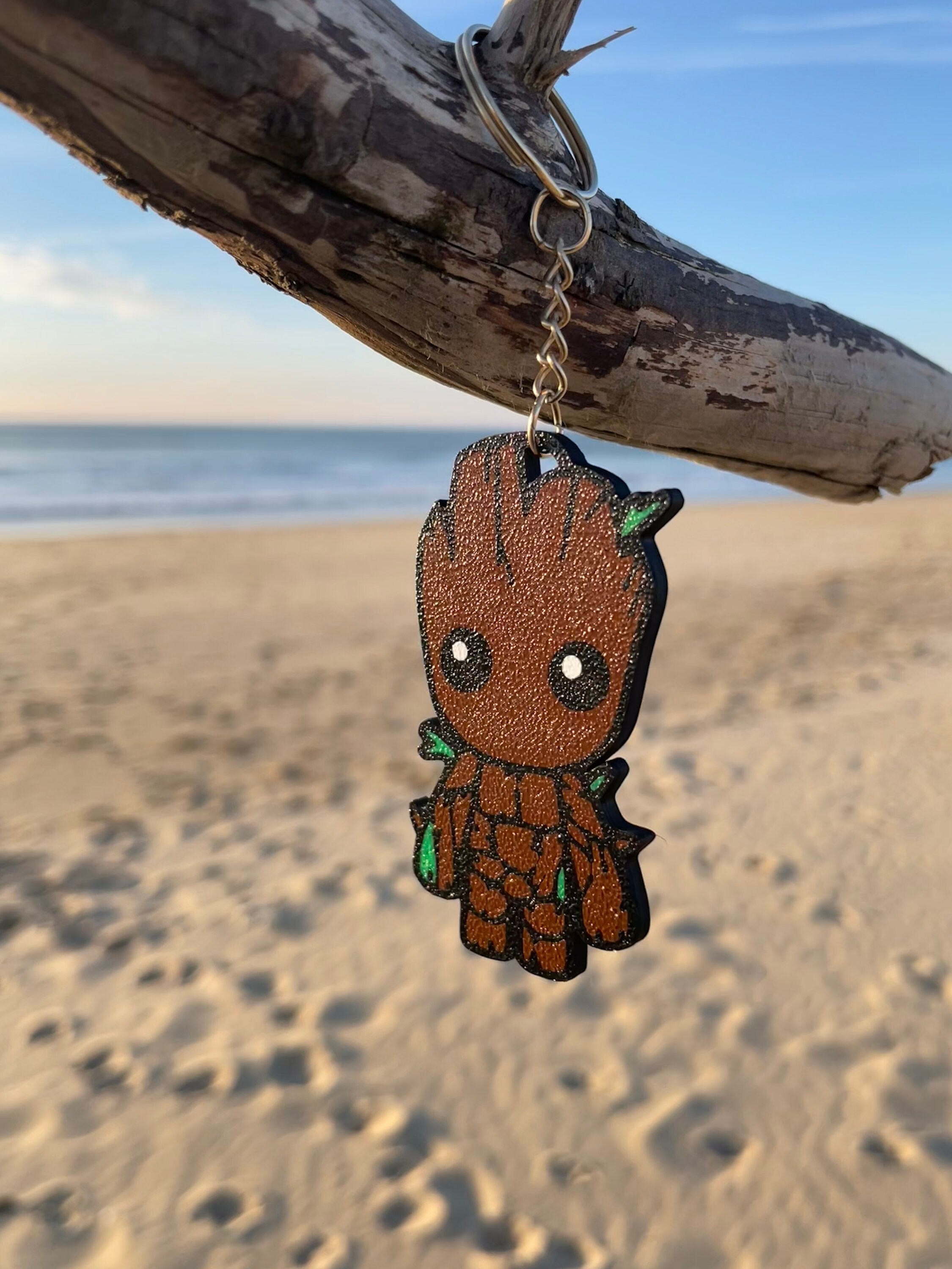 Adorable Groot Keychain - Perfect gift for Marvel fans!