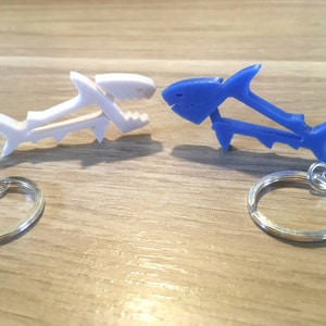 Shark keychain image 4