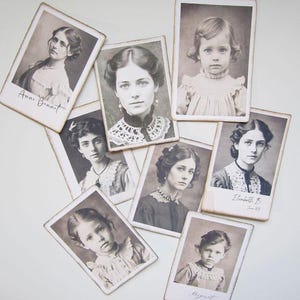 ビクトリア朝時代の女性と子供のビンテージ肖像写真カード、ジャンクジャーナルのエフェメラ、19世紀のキャビネットカード、フェイクアンティーク写真