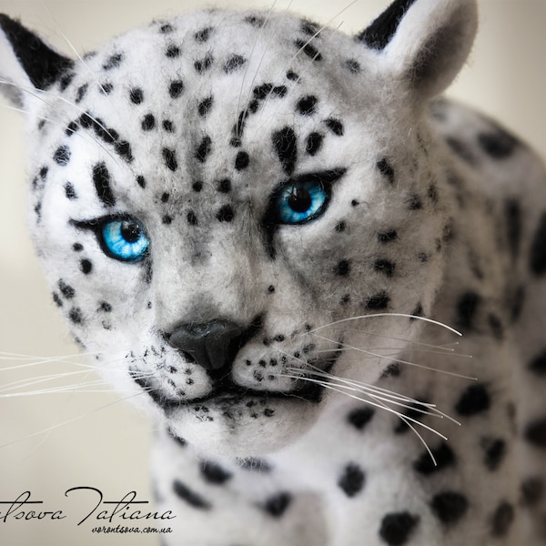 Handmade Needle Felted Wool Animal Sculpture Snow Leopard: Ghost