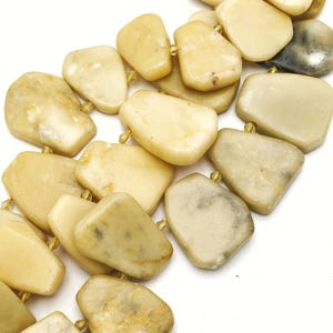 Natural Yellow Jade Graduated Irregular Trapezoid 15x18-25x32mm 15.5&quot; Strand