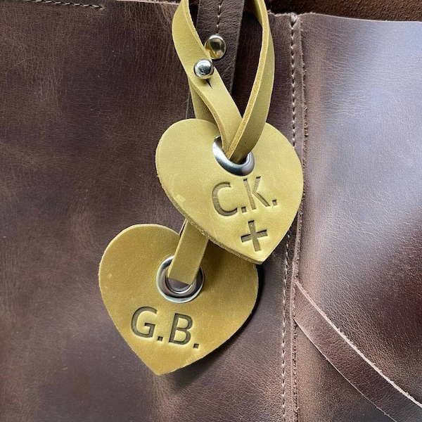 Set of 2 Hearts bag charm, Handbag charm or backpack charm, Personalized charm for bag, gift for her, gift for mom, leather bag charm