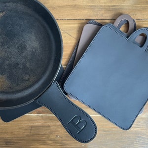 Personalized Leather Handle Cover for Cast Iron Pans, Leather heat-resistant Handle Cover, Best Gift for Chef, Housewarming Gift for Kitchen