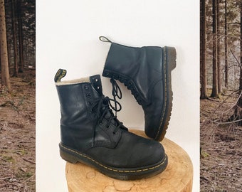 39 Dr Martens nourris