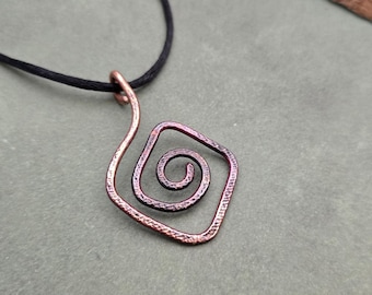 Portuguese knitting necklace in 3 shapes