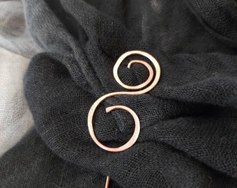 Hammered copper upcycled simple swirl shawl pin