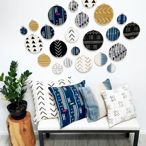 Afrikanische Mudcloth Galerie Wandbehang Dekor Set, Holz Kreis Rahmen verschiedene Größen, moderne Boho, authentische Vintage Textilkunst 5 Stück