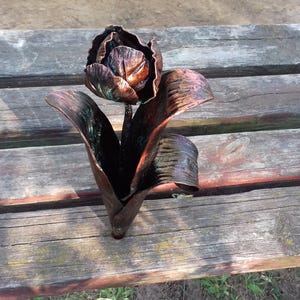 Tulipano forgiato, fiore di ferro, regalo di compleanno per lei, regalo per lei, compleanno, regalo di compleanno per la fidanzata, regalo di nozze, fiore eterno