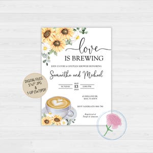 Könnte beinhalten: Eine digitale Einladung zu einer Paar-Dusche mit einem Sonnenblumen- und Kaffeetassen-Design. Der Text lautet "Love is Brewing" und enthält die Namen Samantha und Michael, Datum und Uhrzeit der Veranstaltung sowie den Ort. Die Einladung enthält auch die RSVP-Informationen und die Registrierungsinformationen.
