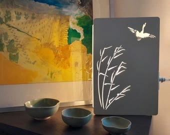 Envol, decorative lamp in laser-cut metal, naturalist style inspired by Japanese prints.