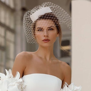 Ivory/White Wedding Veil Pillbox Bride Hat, Wedding Veil Fascinator, Wedding Bride Headpiece image 2