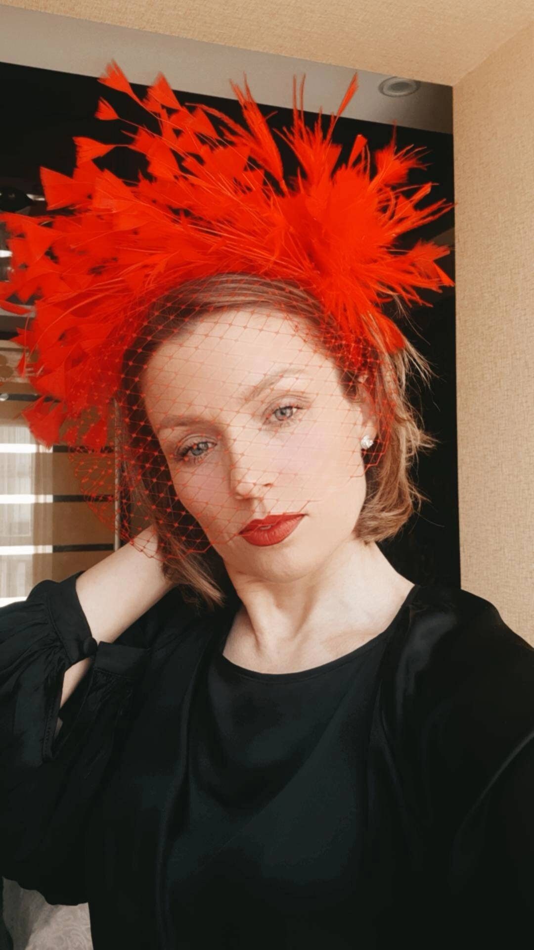 3715 Retro Red Wedding Bride Derby Fascinator Hat With Feather Veil Red Feathers Veil Women Headband Fascinator, Kentucky Derby  main image 3