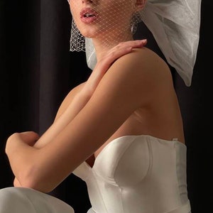 Wedding White Big Bow Fascinator, Birdcage Modern Bride Bow Fascinator Hat, Stylish Veiling Fascinator image 8