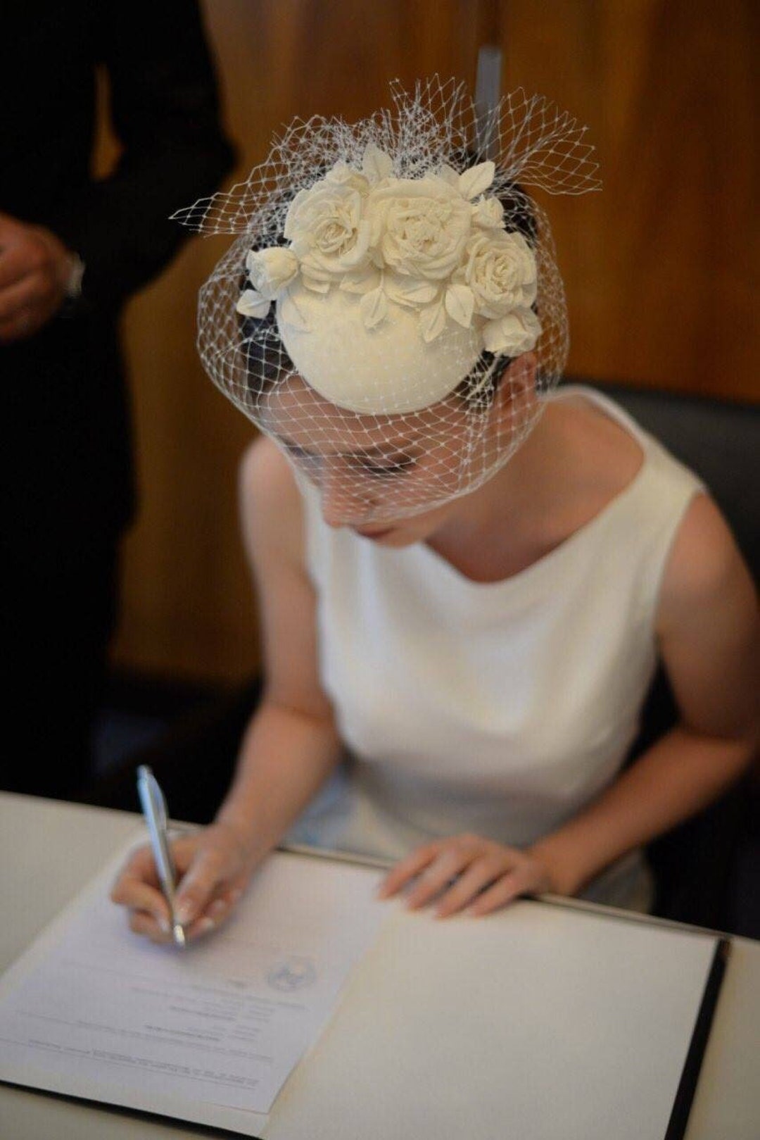Ivory Flower Bridal Pillbox Hat: Handmade Wedding Fascinator  display picture 1