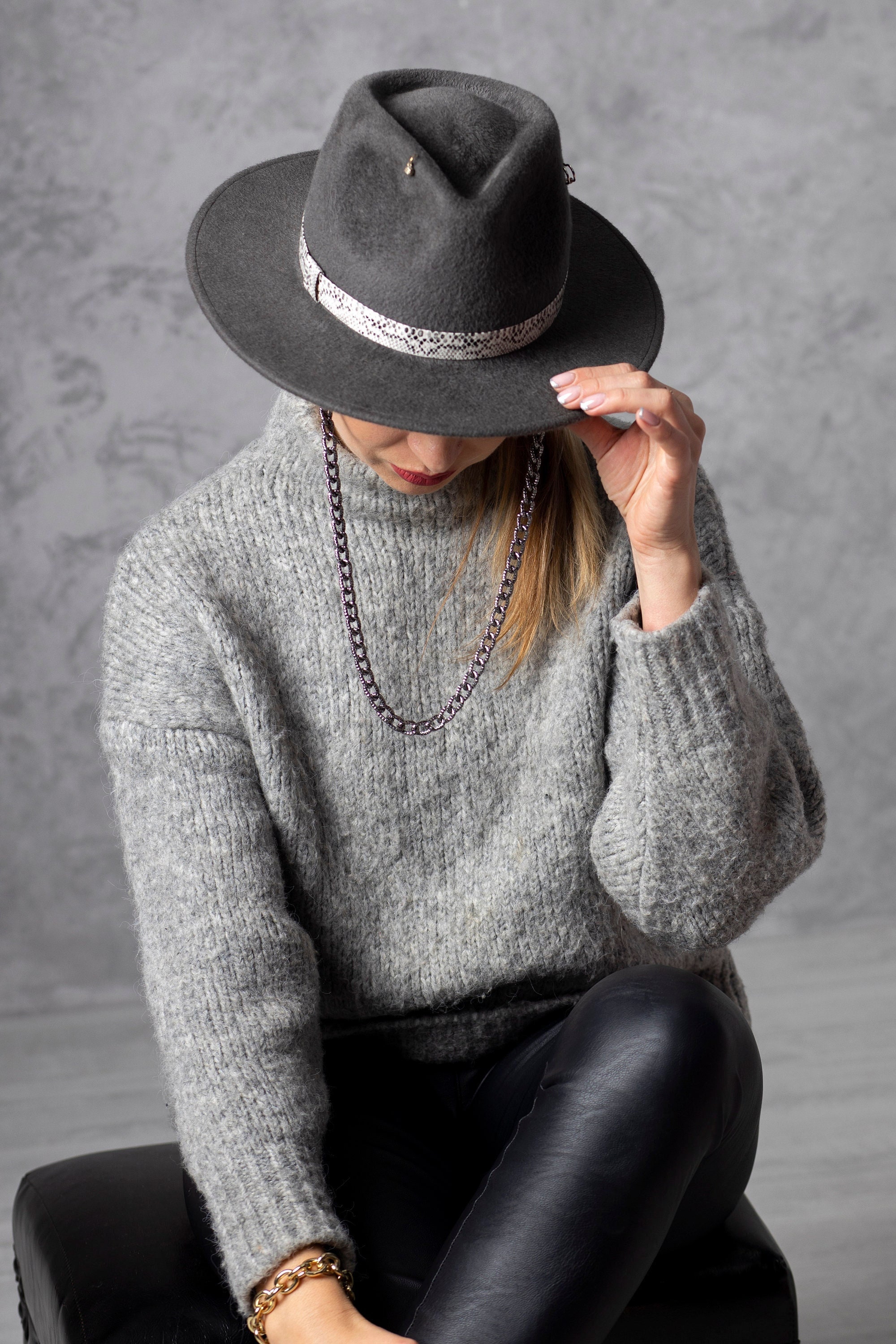 Elegant Gray Women\'s Hat with Chain Detail Gray Tea Party Derby Hats For Women Elegant Church Hat  main image 3