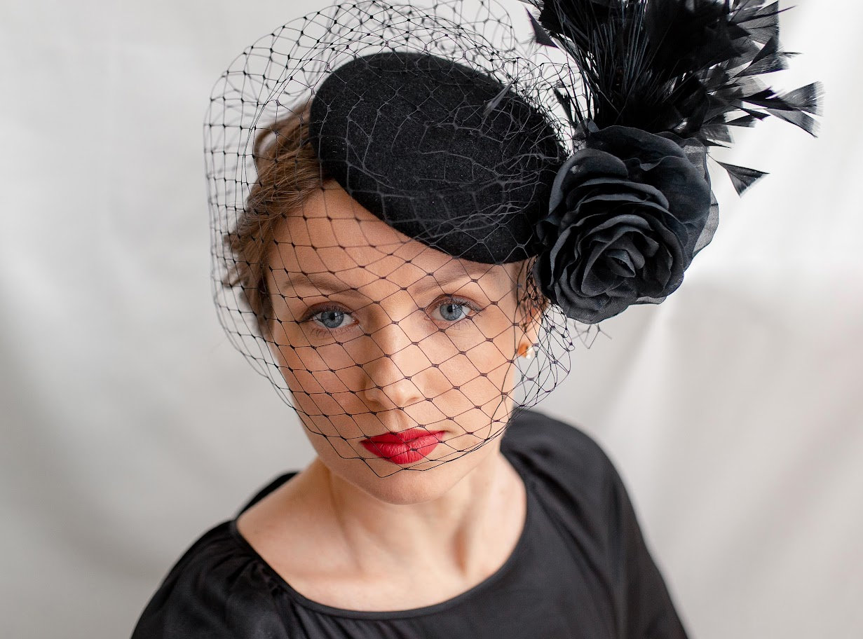 8656 Women\'s Pillbox Fascinator Hat Kentucky Feather Derby Kentucky Derby Fascinators | Milliner main image 4