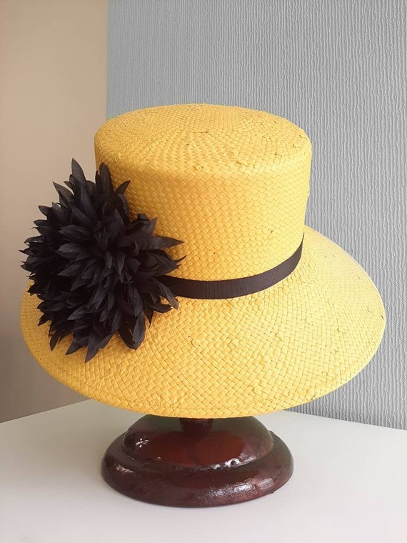 Yellow Kentucky Derby Hat: Elegant Canotier With Silk Flower  display picture 1