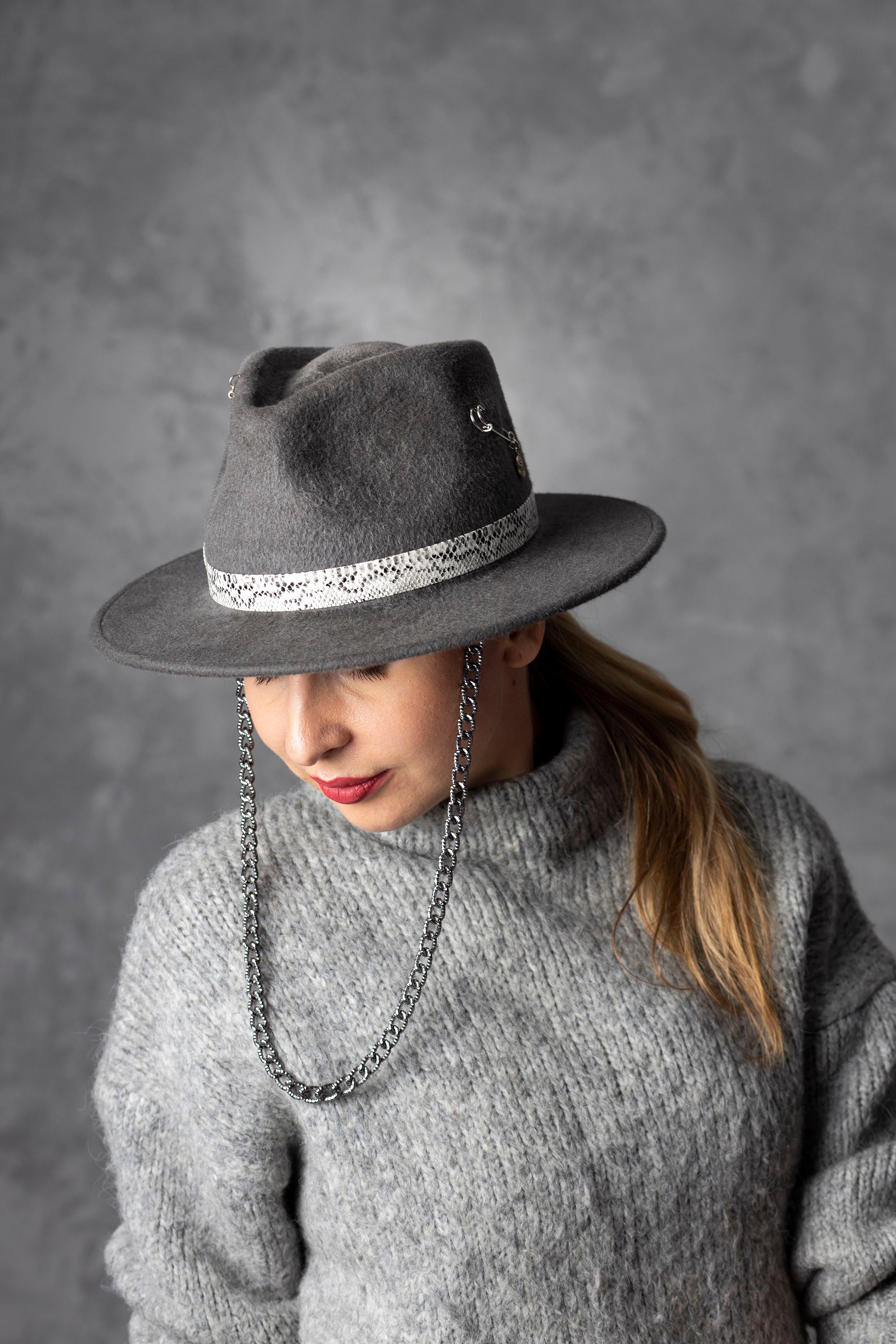 Elegant Gray Women\'s Hat with Chain Detail Gray Tea Party Derby Hats For Women Elegant Church Hat  main image 4