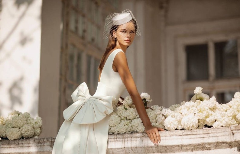 Ivory/White Wedding Veil Pillbox Bride Hat, Wedding Veil Fascinator, Wedding Bride Headpiece image 4