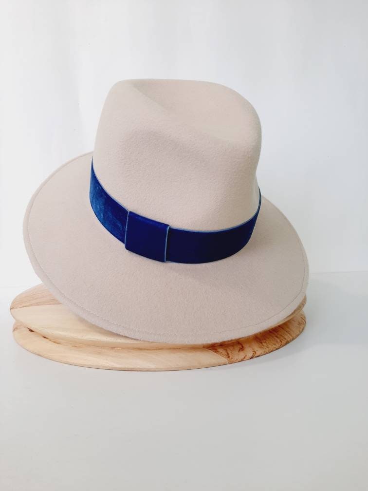 Beige Wool Felt Fedora Hat: Wide Brim Velour Women display picture 3