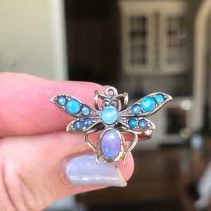 Beautiful Vintage Opal  Butterfly 9ct Ring