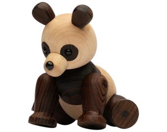 Polly der Panda von Spring Copenhagen aus Ahorn und karbonisierter Esche Danish Design