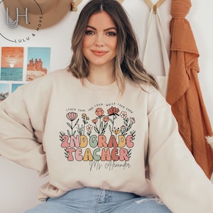 Cute 2nd Grade Teacher Sweatshirt Personalized, Teacher Sweatshirt Shirt Retro, Boho Floral Teacher Shirt, Teacher Gift with Name Comfy Cozy