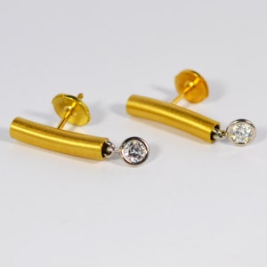Gelbgold 750 Ohrstecker mit 2 Brillanten 0,5ct. Si/W. Made in Germany.