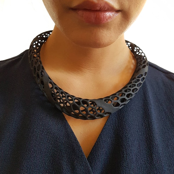 D-STRUTURA Necklace. Medium size. Hitech Black Nylon-Plastic.