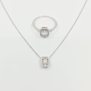 750 Weissgold Halskette 42cm mit Ring 750 Weissgold im Set, insgesamt 0,50ct Diamanten G-F/VS1-VVS1