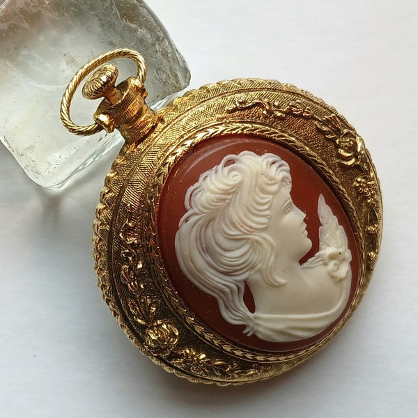 Vintage Max Factor Cameo Translucent Powder Pocket Watch Style Compact
