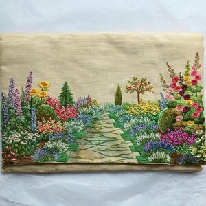 Atemberaubende Vintage Seide bestickt Reißverschluss Tasche Hand Clutch / Zubehör Tasche