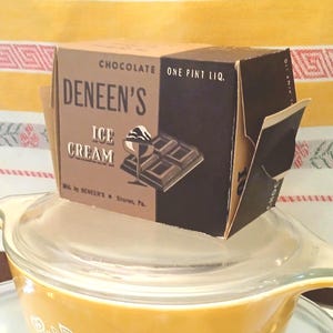 Lody czekoladowe Deneen z lat 50. XX wieku, karton 1 pinta