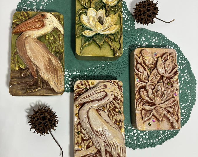 Handmade Magnolia & Pelican Shelf Sitter