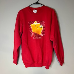 Vintage Disney Store Winnie The Pooh BEE FRIENDLY Red Sweatshirt, 90s Disney Sweatshirt, 2000s Disney Sweatshirt, Winnie the Pooh Sweatshirt