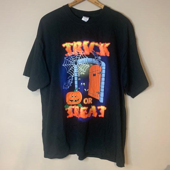 Vintage Trick Or Treat Halloween Graphic T-Shirt,… - image 1