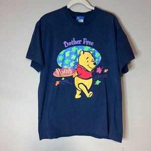 Vintage 1990s Winnie the Pooh Bear BOTHER FREE Camiseta gráfica, Vintage Pooh Camiseta, 90s Winnie the Pooh Camiseta gráfica Vintage Disney Camiseta