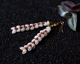 100% Ni'ihau Shell Heleconia Earrings 14K | Item # JK117