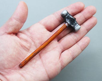 1/6 Scale Mini Handmade Vintage Hammer Model - Weathered Dollhouse Tool for Collectibles