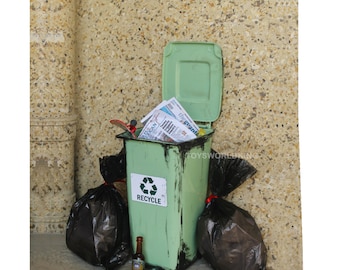 1/6 Scale Dirty Trash Can Set: Doll Action Figure Diorama