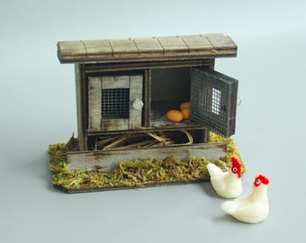 1/12 Scale Mini Chicken Coop Chickens Eggs Set: Dollhouse Diorama Accessory