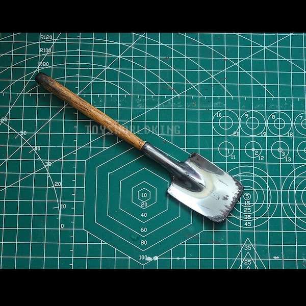 1:6 Scale Mini Spade Shovel Old Dirty Looking Handmade Model Toy Fits 12 in Action Figures Doll Diorama