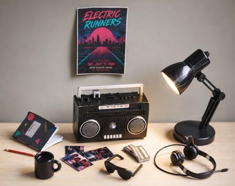 1/6 Scale 80s Retro Boombox Diorama Set Miniature Cassette Desk Scene Synthwave Model Mini Toys Set For 12 in Doll Accessories